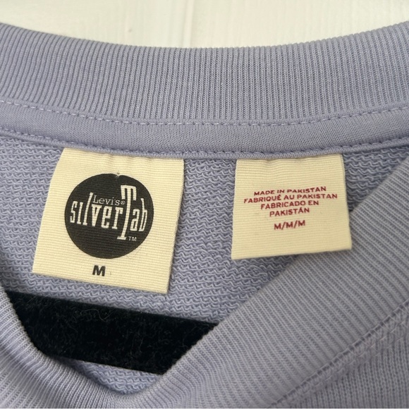Levi’s Silver Tab Lavender crewneck Womens Size: M - Picture 2 of 3